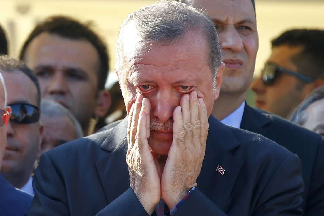 Erdogan începe să plângă. Emoțiile l-au dat gata