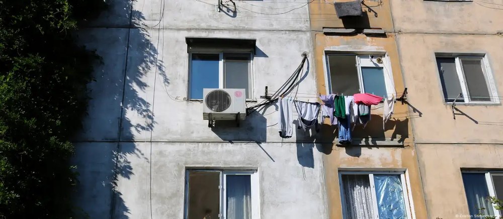 De ce sunt românii bolnavi, săraci și fără prea multă școală