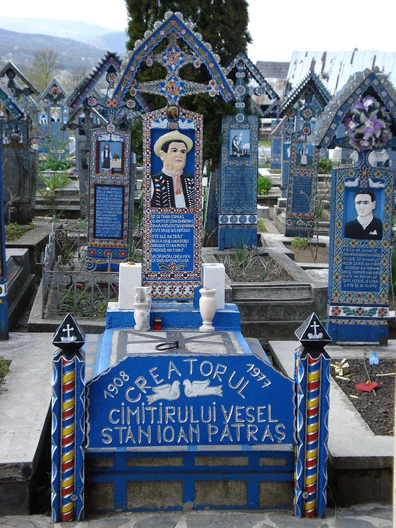 800px cimitirul vesel de la sapanta3 jpg jpeg