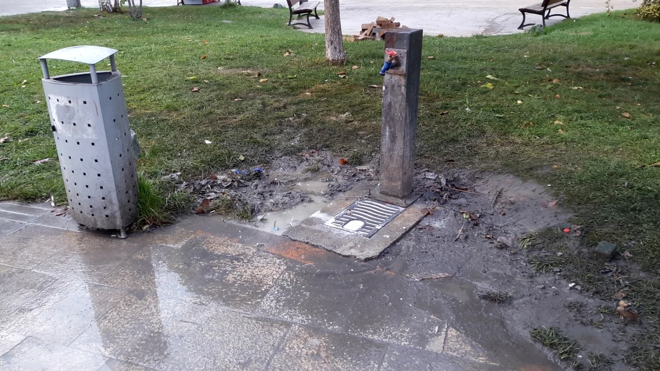 Sursa de apă pentru toţi comercianţii care au vândut în cele trei zile de festival a fost această fântâniţă FOTO: Alina Mitran