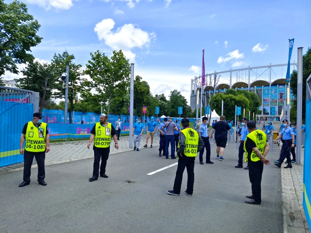 vivo X60 Pro imagine de zi arena nationala euro 2020 bodyguarzi poarta