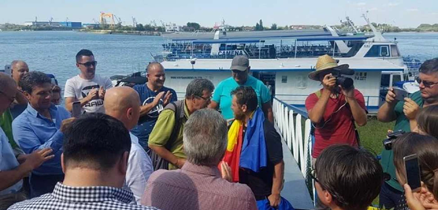 Avram Iancu a înotat 2.760 de kilometri în Dunăre. Mai are 100 până la final FOTO Facebook AI