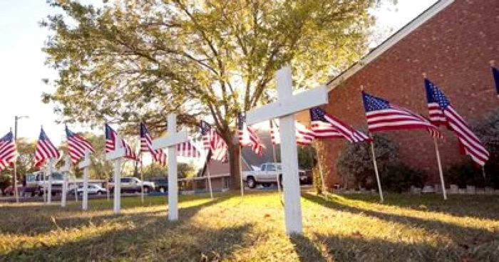 Victimele masacrului din Texas vor fi omagiate marţi