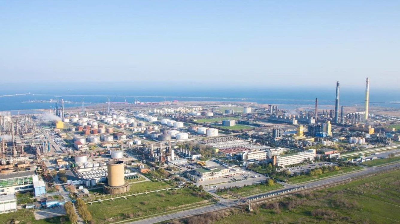 Vedere panoramică a Rafinăriei Petromidia