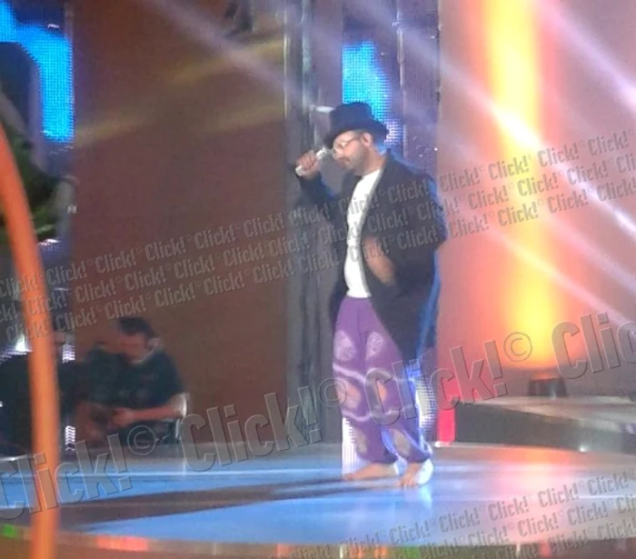 Vizi Imre, în picioarele goale (Foto: Tatiana Solomon)