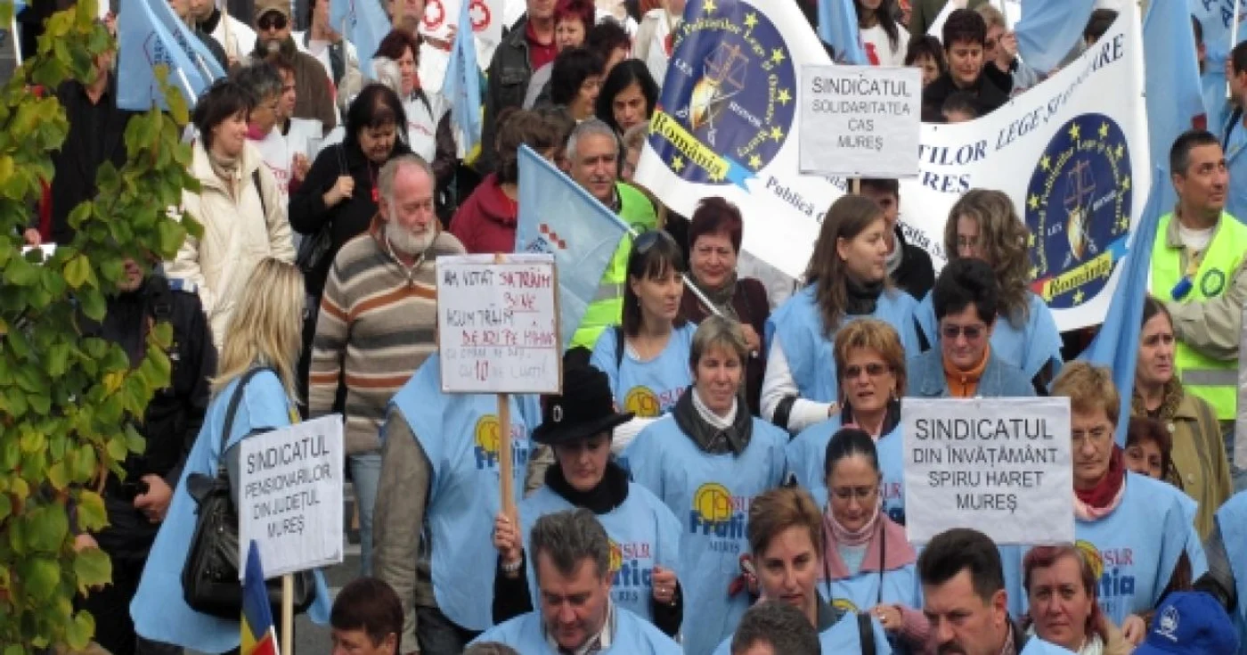 Protestul bugetarilor s-a transformat într-o campanie împotriva parlamentarilor