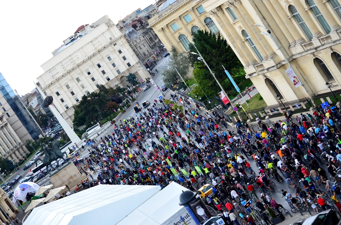 Mii de biciclişti au pedalat, şi în anii trecuţi, în semn de protest faţă de modul în care este adminitrată Capitala Foto: Adevărul