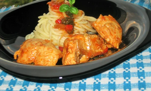 spaghetti cu piept de pui jpeg