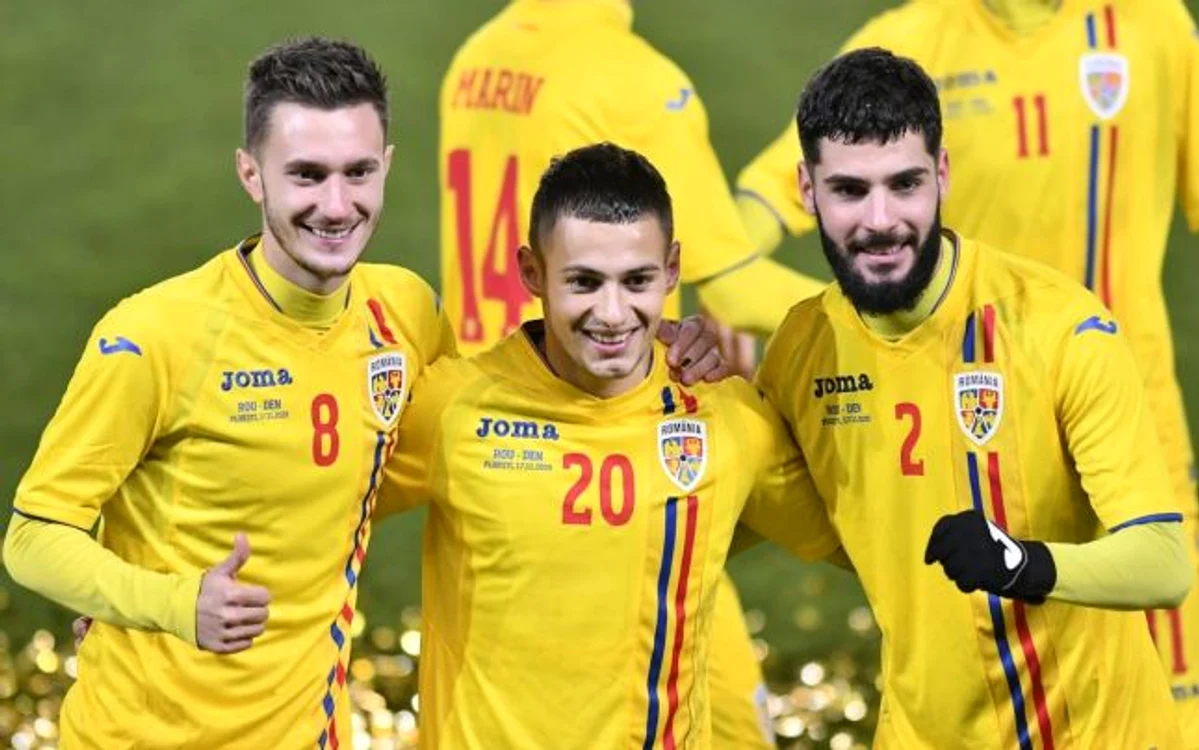 Casap, Măţan şi Boboc (de la stânga), tridentul de la Viitorul, a celebrat calificarea la Euro 2021