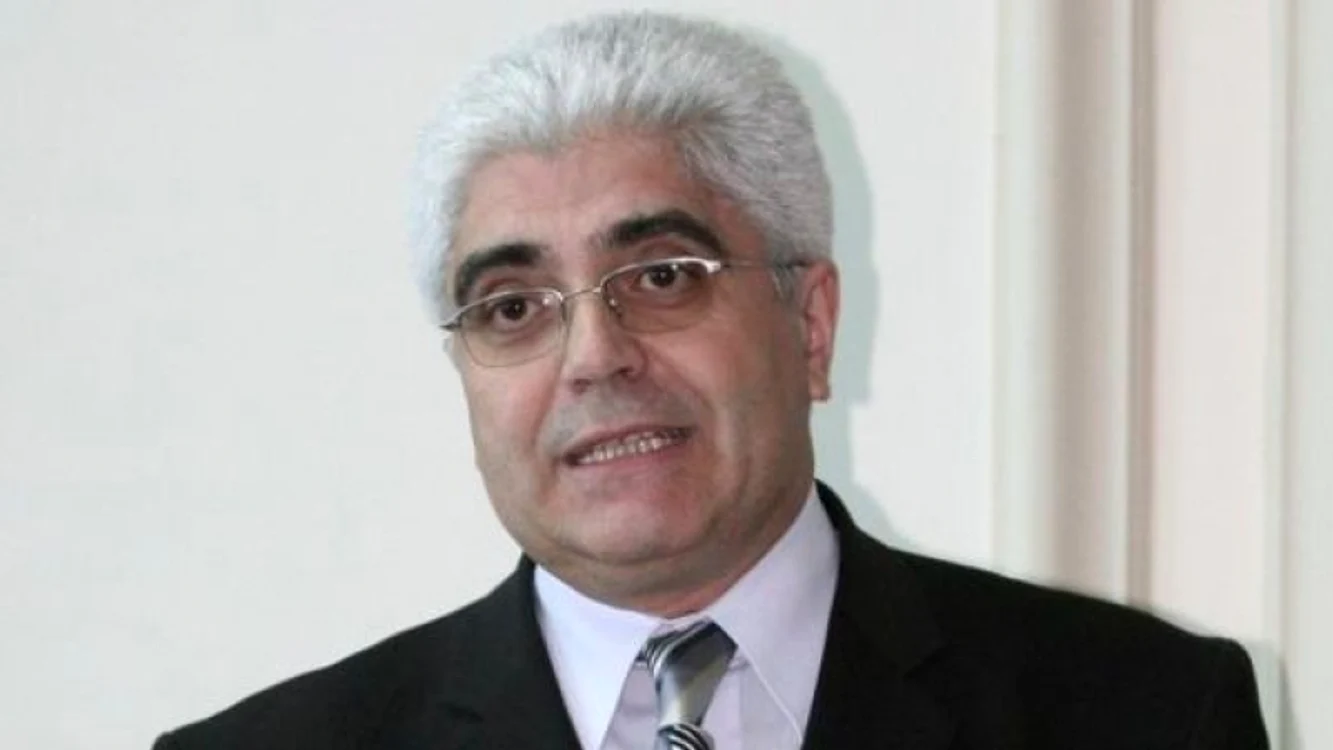 
    Gheorghe Ţarălungă, în calitate de profesor universitar doctor la Facultatea de Farmacie din cadrul Universităţii "Ovidius" Constanţa, "a primit de la zece studenţi sume cuprinse între 200 şi 600 de euroFOTO: adevarul.ro  