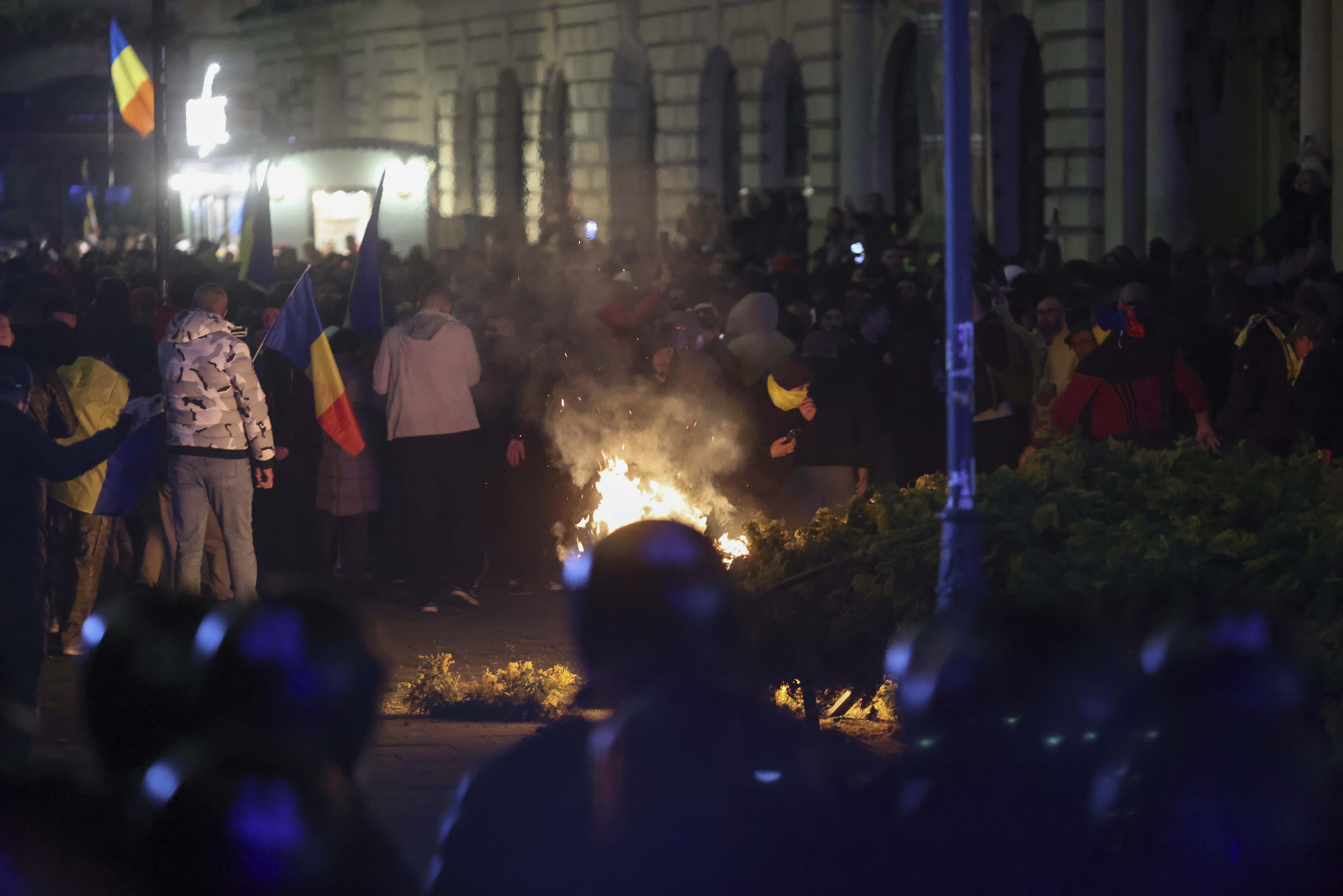 Violențe la protestul organizat fata de decizia BEC FOTO Inquam / George Călin