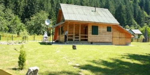 Neamţ: Furt din casă de vacanţă