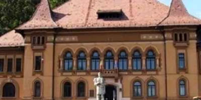 Braşov: Camera de Comerţ a revendicat şi a câştigat sediul Bibliotecii judeţene