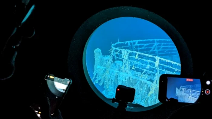 Titanicul văzut prin hubloul unui batiscaf