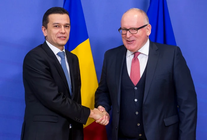 Premierul Sorin Grindeanu şi Frans Timmermans, prim-vicepreşedintele Comisiei Europene. FOTO gov.ro