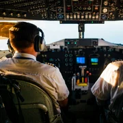 piloti de avion foto pexels png