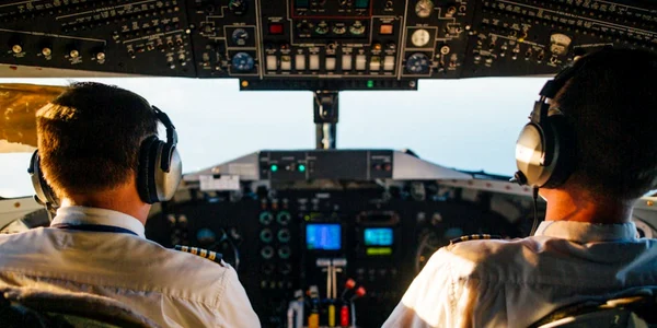 piloti de avion foto pexels png
