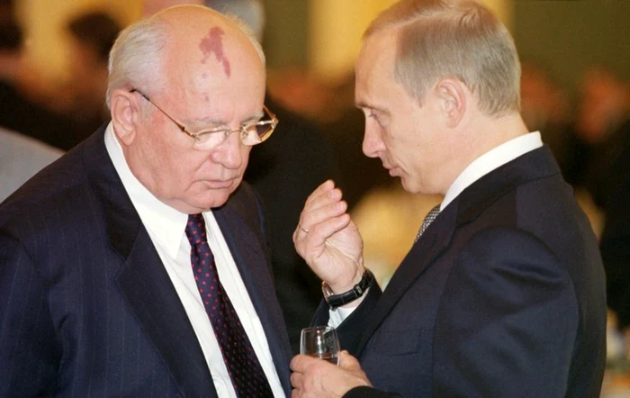 Gorbaciov şi Putin în 2002 FOTO: EPA-EFE