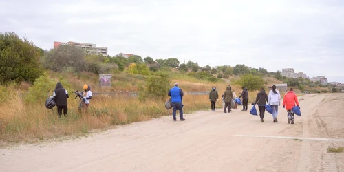 deseuri stranse de pe plaja