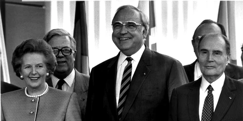 Ar fi reușit lideri ca Helmut Kohl sau Francois Mitterand să facă față mai bine provocărilor crizei financiare actuale, se întreabă editorialistul cotidianului olandez De Volkskrant, Paul Brill.