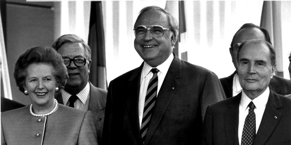 Ar fi reușit lideri ca Helmut Kohl sau Francois Mitterand să facă față mai bine provocărilor crizei financiare actuale, se întreabă editorialistul cotidianului olandez De Volkskrant, Paul Brill.
