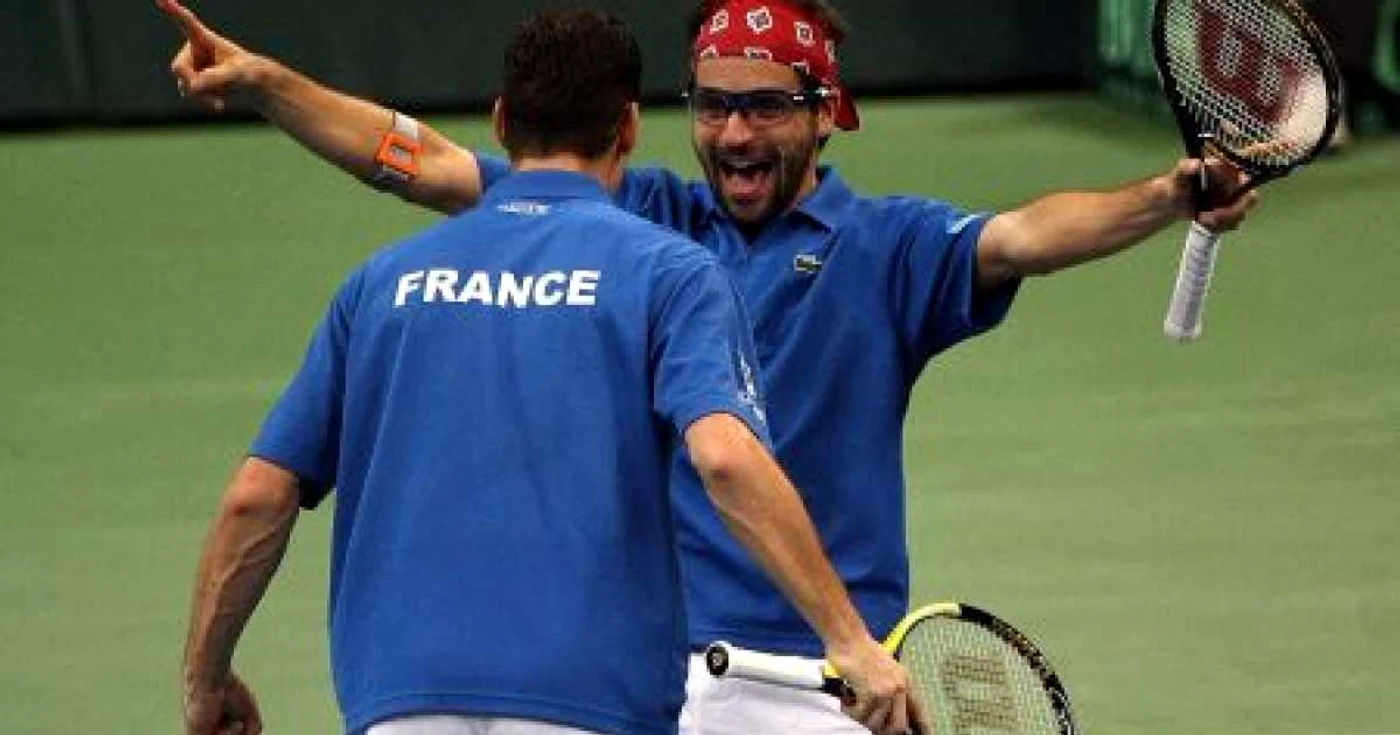 Arnaud Clement si Michael Llodra au adus un punct de aur Franţei