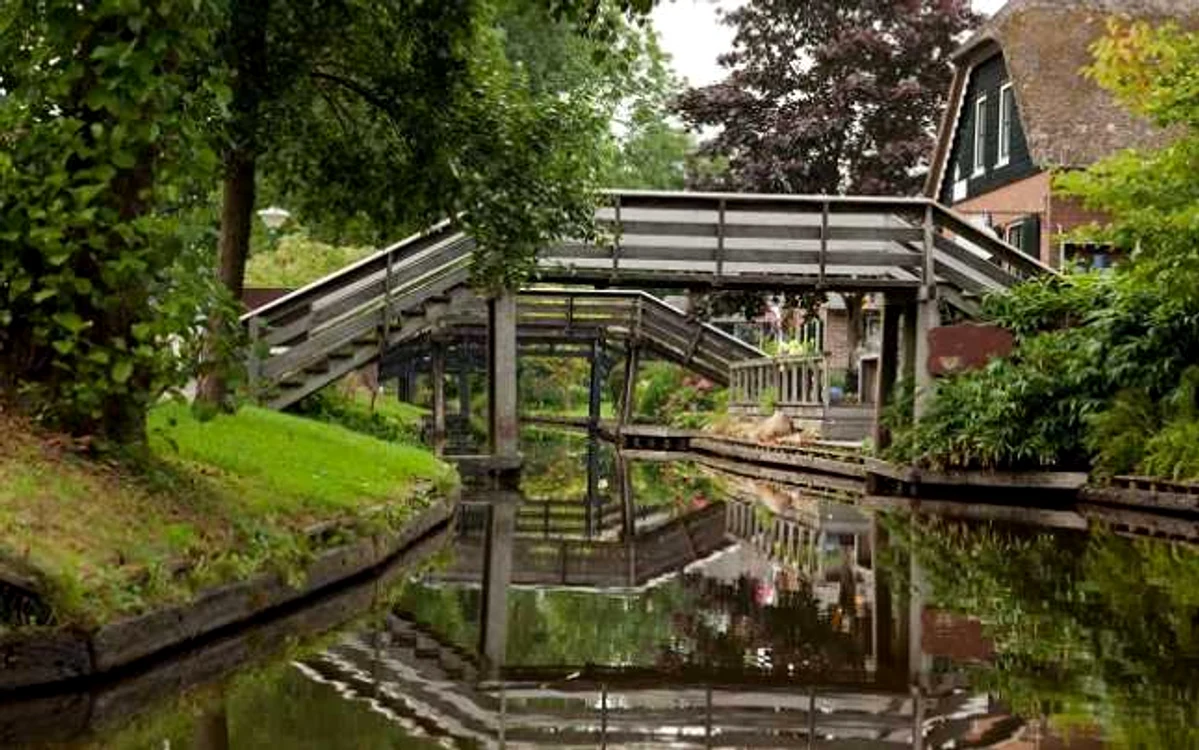 Giethoorn poduri