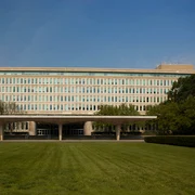 Sediul CIA din Langley, Virginia, a fost poiectat în anii '50 de firma de arhitectură Harrison & Abramovitz din New York (© The Central Intelligence Agency)
