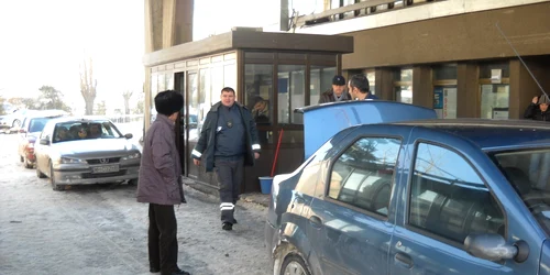 Românii se întorc la locurile de muncă din străinătate