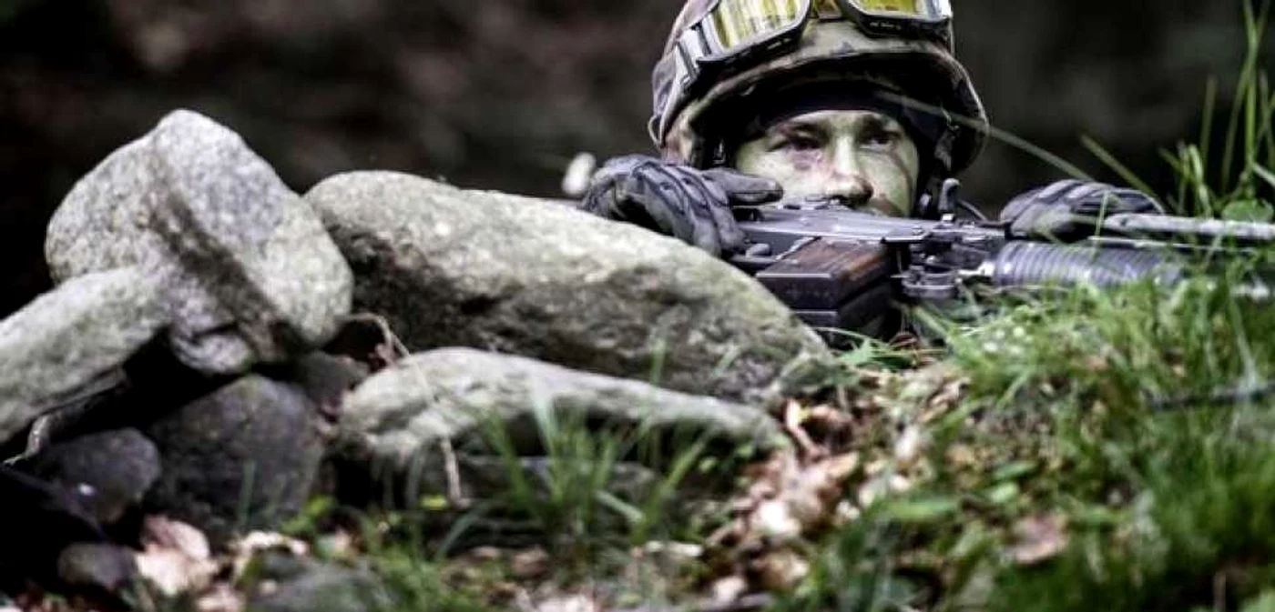 Soldat elveţian în timpul exerciţiului „Duplex-Barbara“ FOTO „ Le Matin Dimanche“