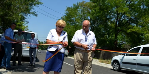 DJ 303, inaugurat de preşedintele CJ Călăraşi, Răducu Filipescu, şi Mariana Vişan, director ADR Muntenia