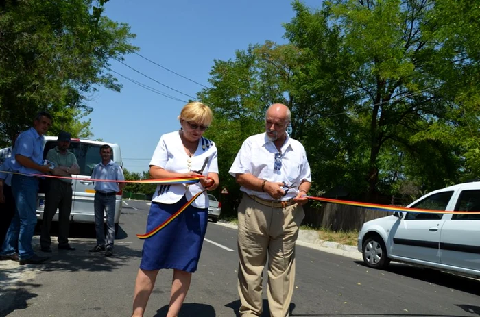 DJ 303, inaugurat de preşedintele CJ Călăraşi, Răducu Filipescu, şi Mariana Vişan, director ADR Muntenia