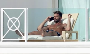 Ricky Martin sexy la plajă (6) jpg