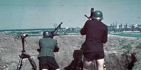 Fotografii făcute de Horst Grund în Al Doilea Război Mondial cu nazişti la Marea Neagră Constanţa Dobrogea România Sursă foto museumsyndicate.com