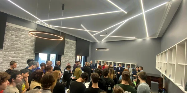 Spatiu bibliotecă Arad 1 jpg