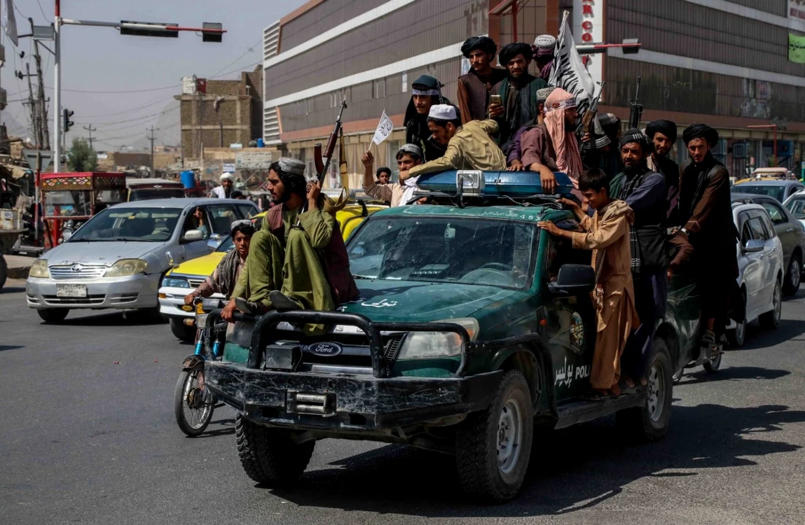 Parada militară a talibanilor în Kandahar FOTO EPA-EFE