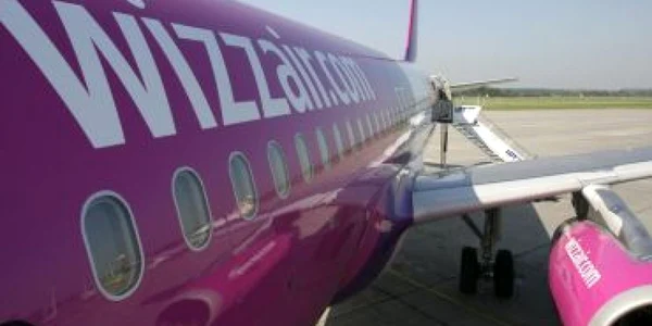 Un avion al companiei Wizz Air a fost lovit de fulger