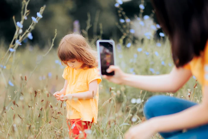 Părinții din Franța nu vor mai posta fotografiile copiilor pe rețelele sociale FOTO Shutterstock 