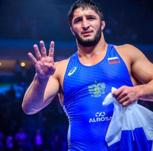 Sadulaev pierde la graniță. De două ori campion olimpic la lupte libere, i s-a interzis intrarea în România
