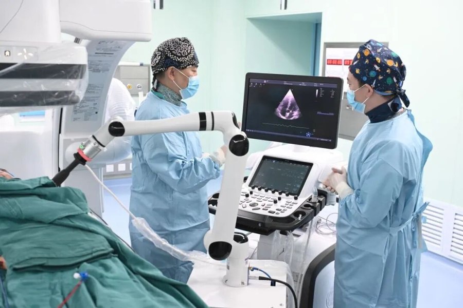 De ce aleg tot mai mulți pacienți occidentali China în locul SUA pentru noi tratamente împotriva cancerului. Terapia care costă o avere în America, la jumătate de preț la Shanghai