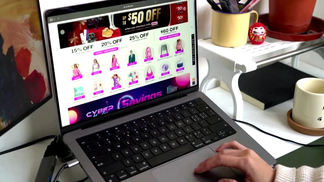 Shein ar fi crescut artificial prețurile înainte de reduceri. FOTO: captură video X