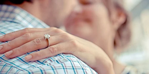 Cum îl convingi să te ceară de nevastă? Trebuie să faci doar 4 lucruri!