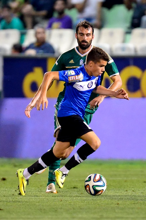 
    Hagi junior a jucat ultimele 15 minute din amicalul pierdut cu 1-0 în faţa grecilor  