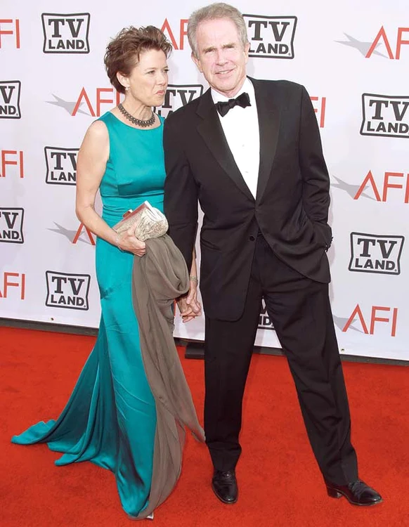 Soţia actorului, Annette Bening, s-a săturat de infidelităţile lui şi cere separarea după 23 de ani de mariajfoto: Guliver/Splashnews