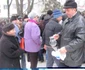 Înghesuială la aghiasmă