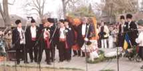 Grupul de colindători "La lină fântână" din Ciocile