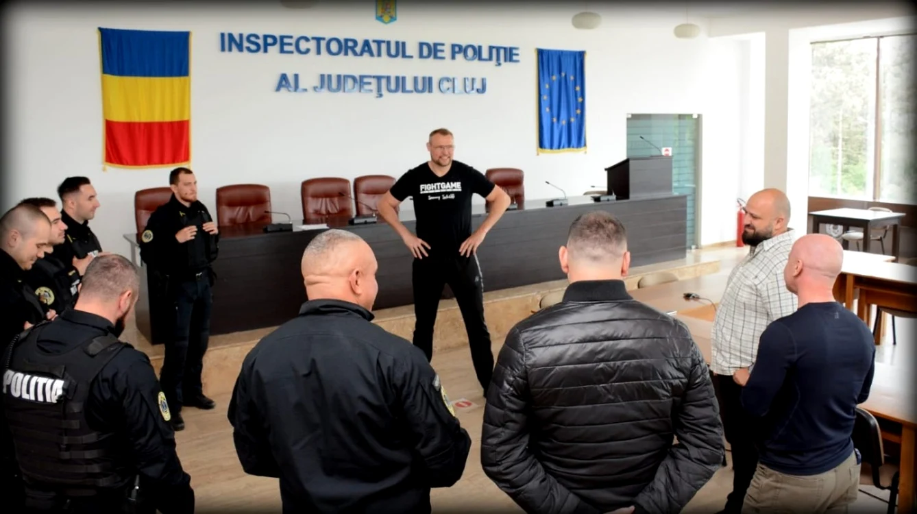 Semmy Schilt rămâne o adevărată forţă a naturii la cei 47 de ani ai săi