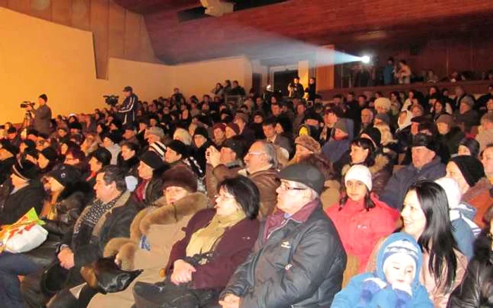 Ca si în anii trecuti, cuplurile veterane vor avea parte de un spectacol. FOTO Arhiva Adevărul