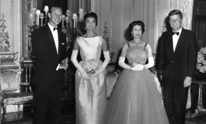 regina elisabeta si jackie kennedy captura video jpg