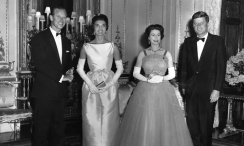 regina elisabeta si jackie kennedy captura video jpg